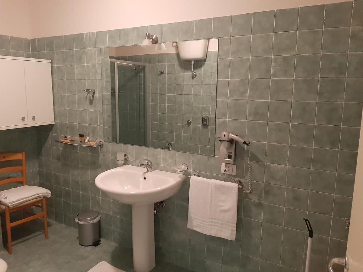 Residence Terme Di San Giacomo Sarnano Exterior foto